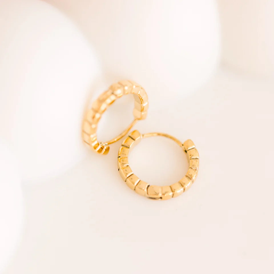 pierced Keystone Huggies