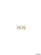 Sera Pearl Stud Earrings